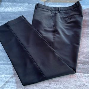 Men’s black dockers, straight fit dress pants, gently worn.